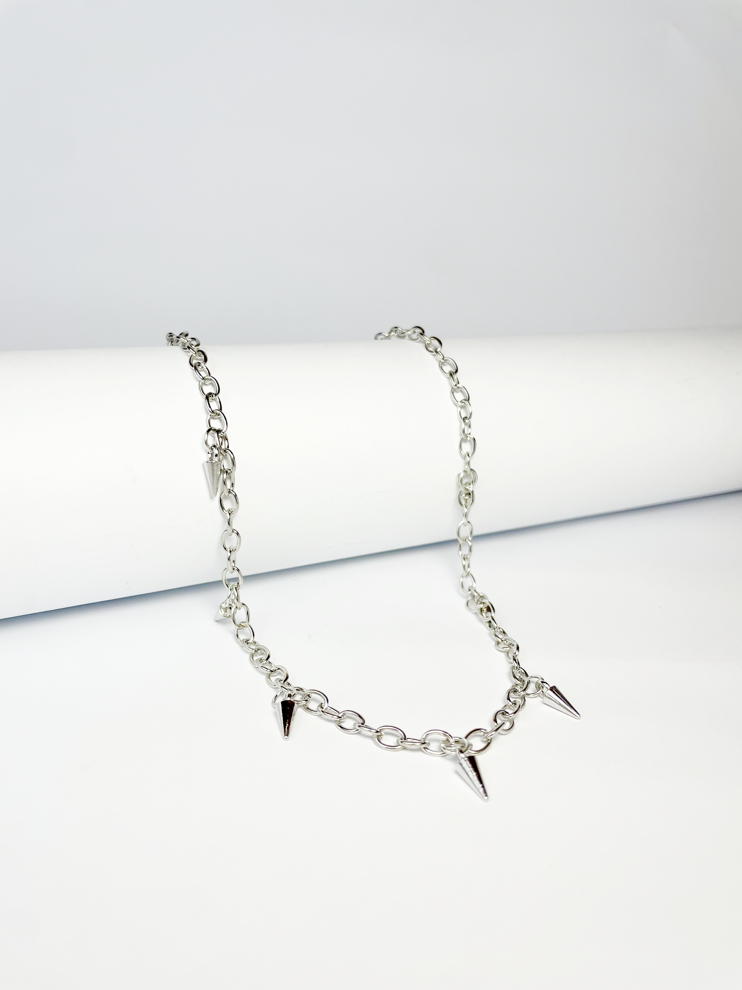 IRON HOWL SPIKED CHAIN